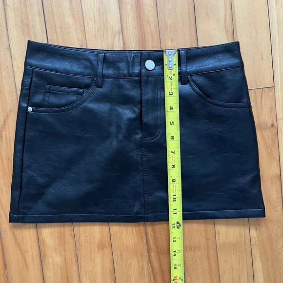 Edikted Black Faux Leather Mini Skirt XS Vegan Leather 5-Pocket Moto Style - Picture 6 of 11